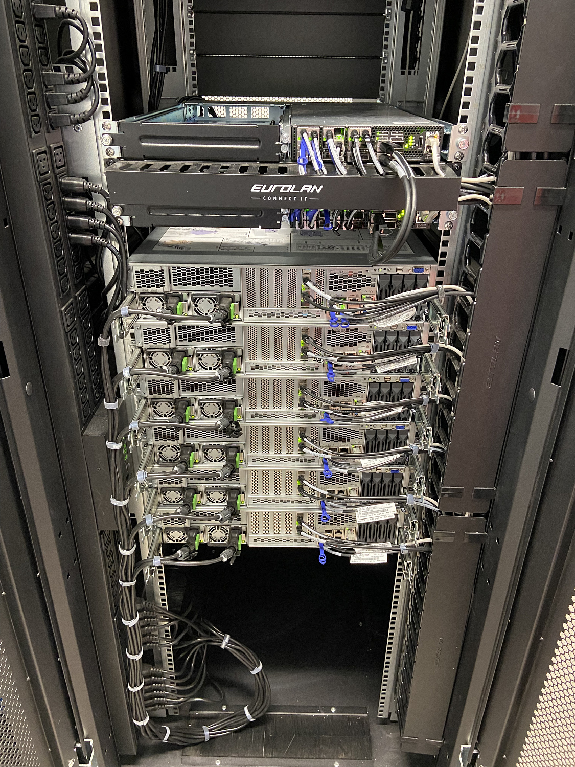 Создание инженерной инфраструктуры ЦОД проекта "Безопасные и качественные автомобильные дороги"