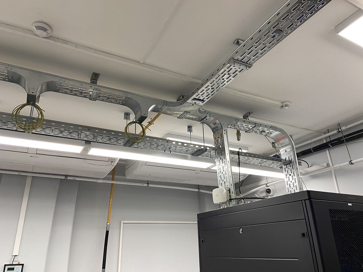 Создание инженерной инфраструктуры ЦОД проекта "Безопасные и качественные автомобильные дороги"