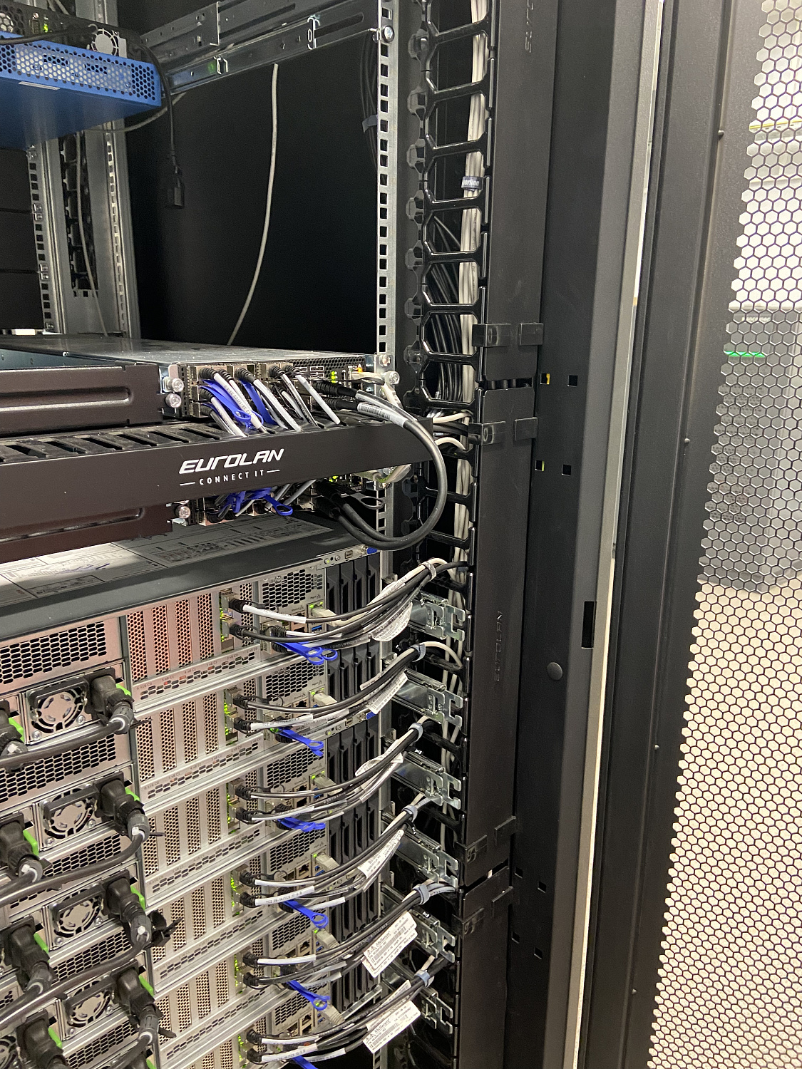 Создание инженерной инфраструктуры ЦОД проекта "Безопасные и качественные автомобильные дороги"