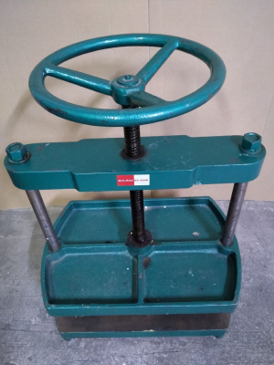 Пресс обжимной механический Bulros DC-900B, 470х370 мм, высота стопы 350 мм, б/у - 1